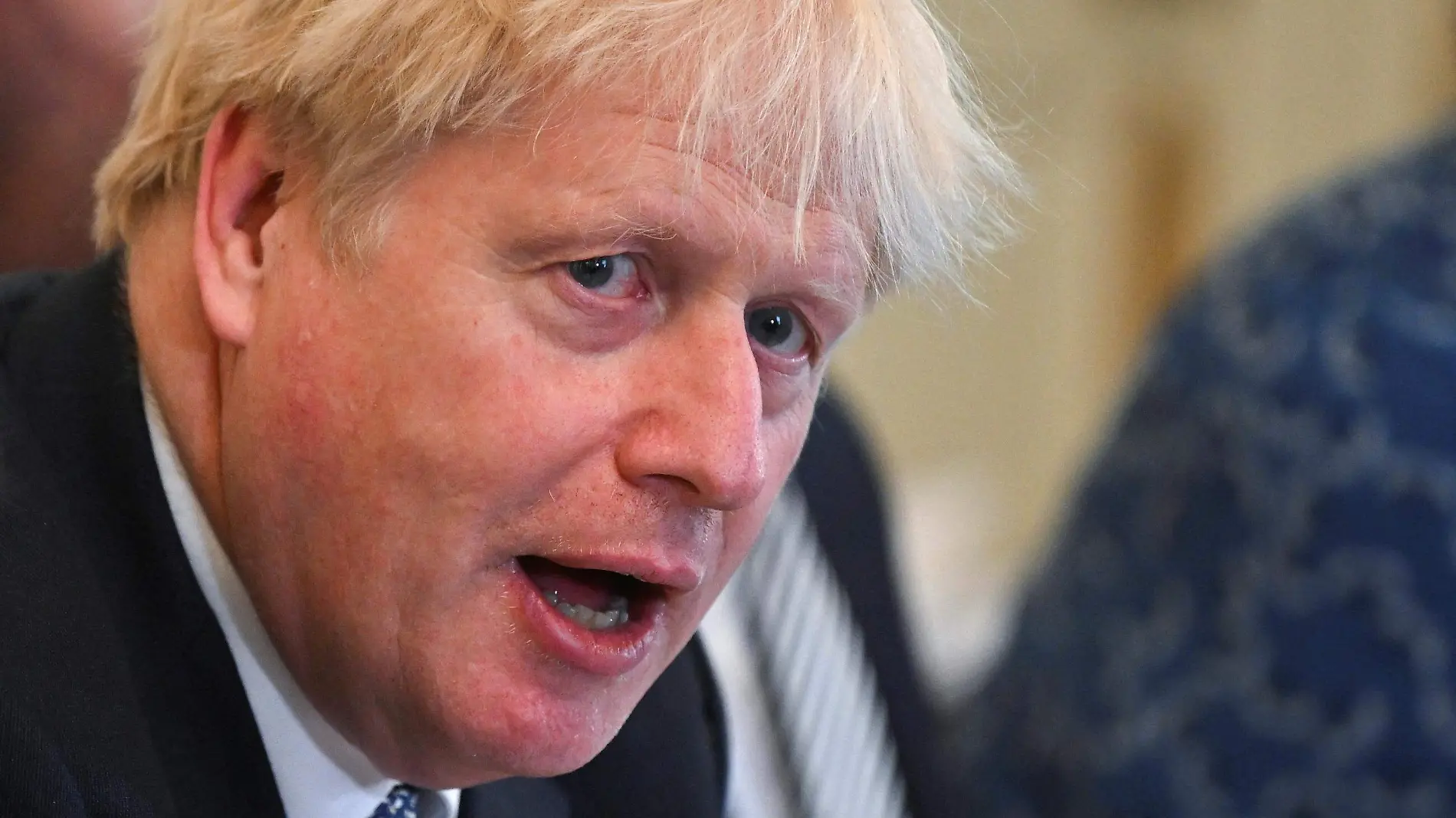 Renuncian ministros al gabinete de Boris 